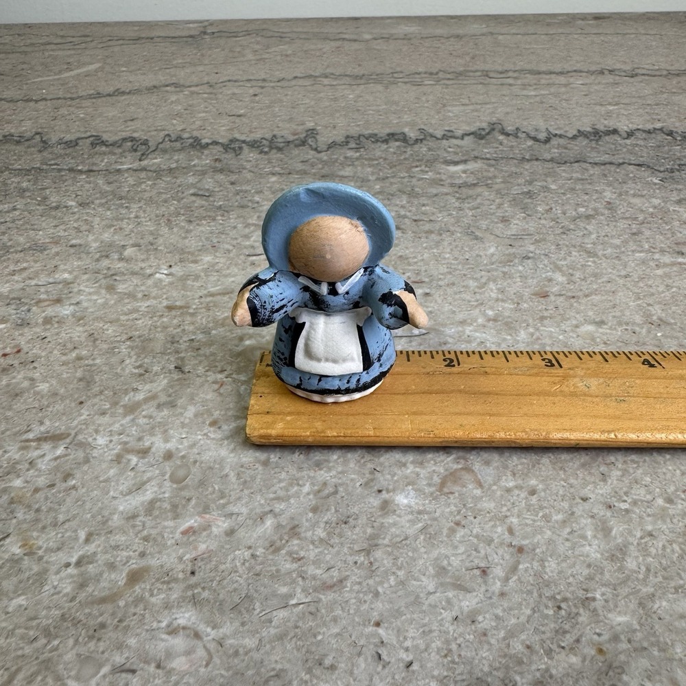 Vintage Hand Painted Faceless Amish Figurine — Primitive Farmhouse Folk Art - Picture 8 of 8